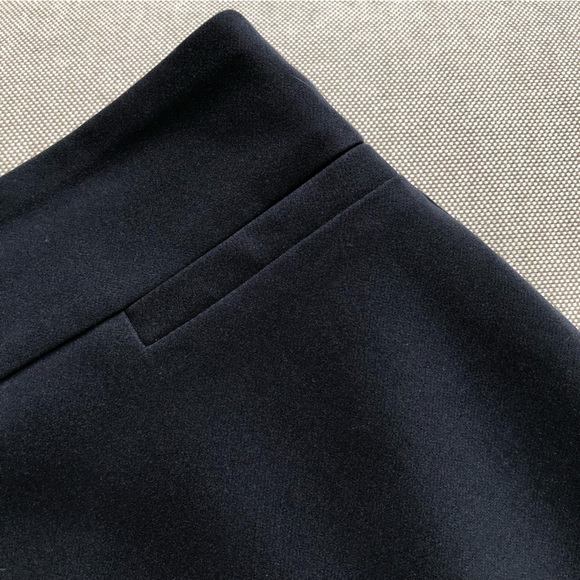 Le Chateau Navy Pencil Skirt NWOT - Picture 2 of 6